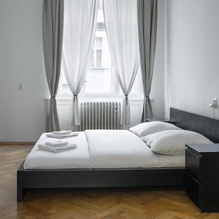 Prince Matyas Apartment Prague Exterior photo