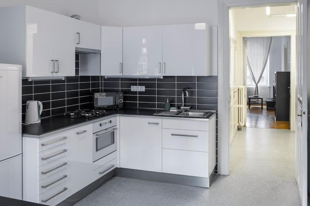 Prince Matyas Apartment Prague Exterior photo