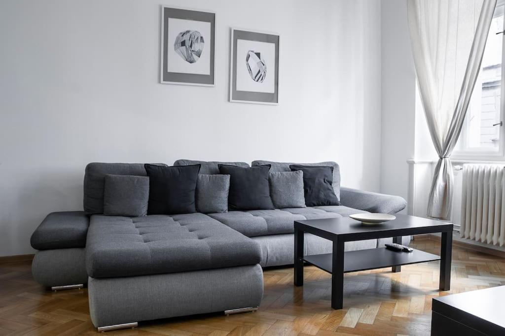 Prince Matyas Apartment Prague Exterior photo