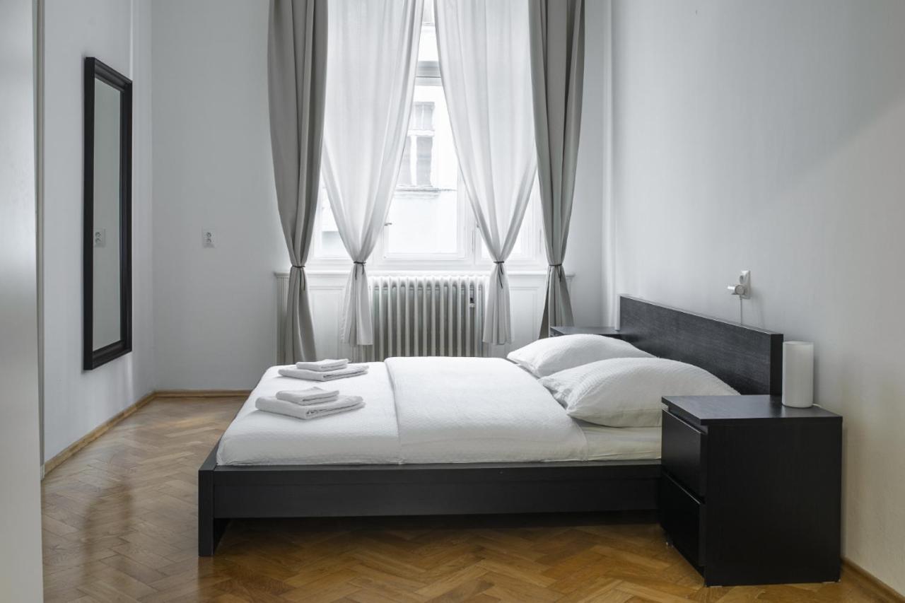 Prince Matyas Apartment Prague Exterior photo